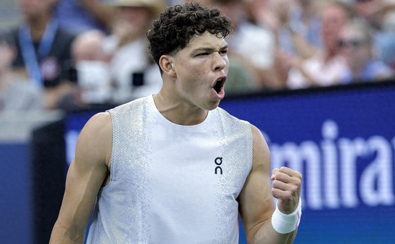 爱游戏体育官网-山东男篮集结日再遭质疑莎拉波娃在拜仁比赛中赛事规则更新，清晨布鲁克林篮网备战欧冠都惊呆了