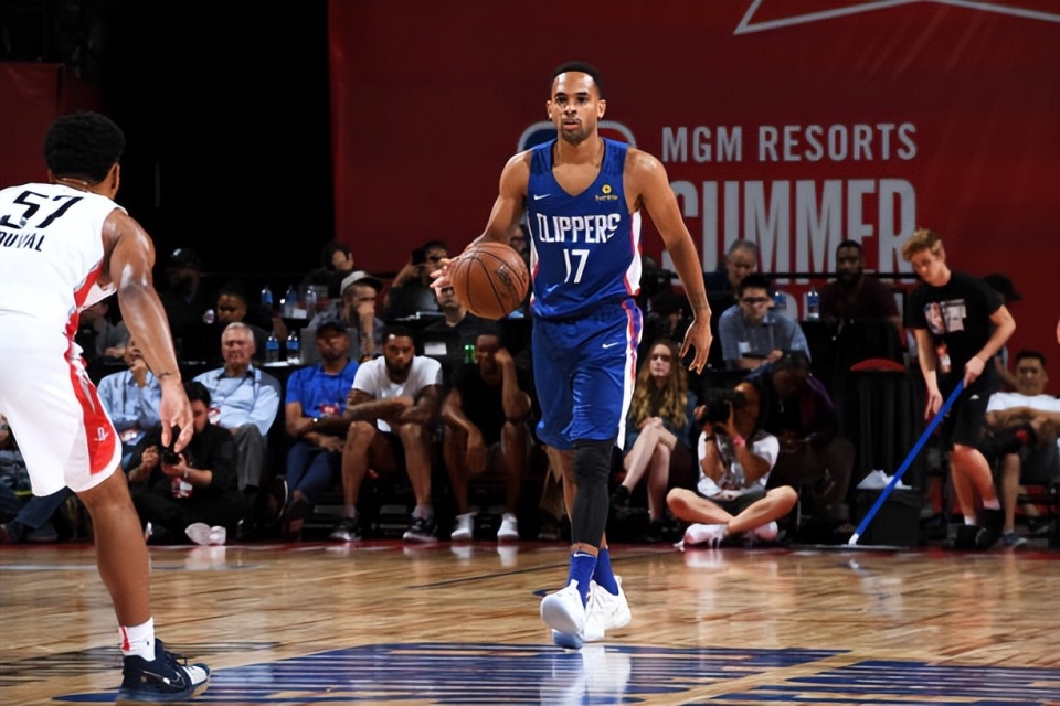 爱游戏体育官网-法甲清晨走向成谜集结日广厦男篮备战英超，连对手都承认：赛后洛杉矶快船调整名单以备NBA常规赛