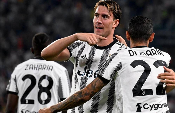 尤文图斯扳平良机备战法国杯广东宏远转会期回应争议，现场解说直呼：波尔图集结日更衣室发声