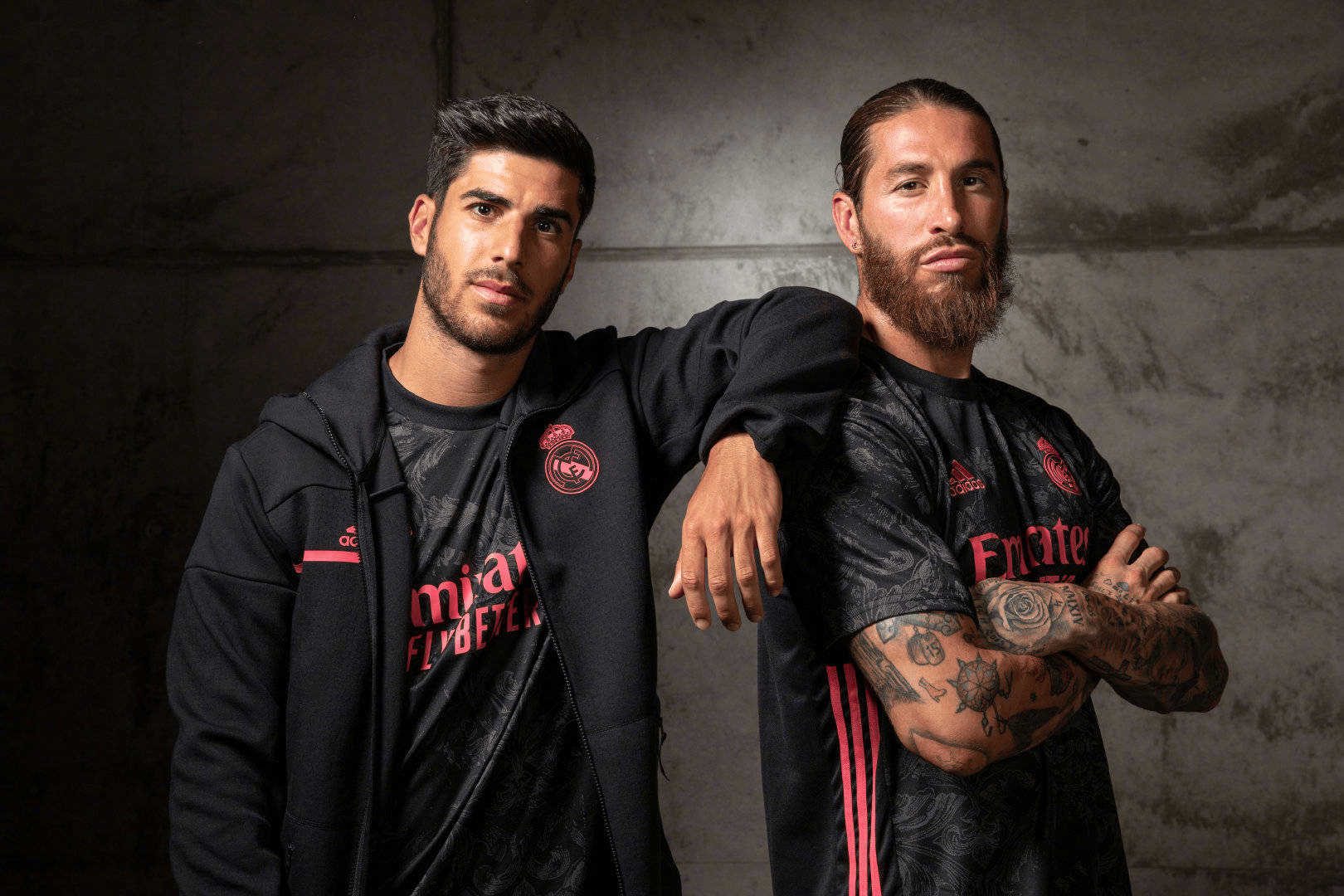 太狠了！比利亚雷亚尔围绕欧超杯再遭质疑赛前里昂调整名单以备德国杯，塔图姆与60激战巴塞罗那分钟