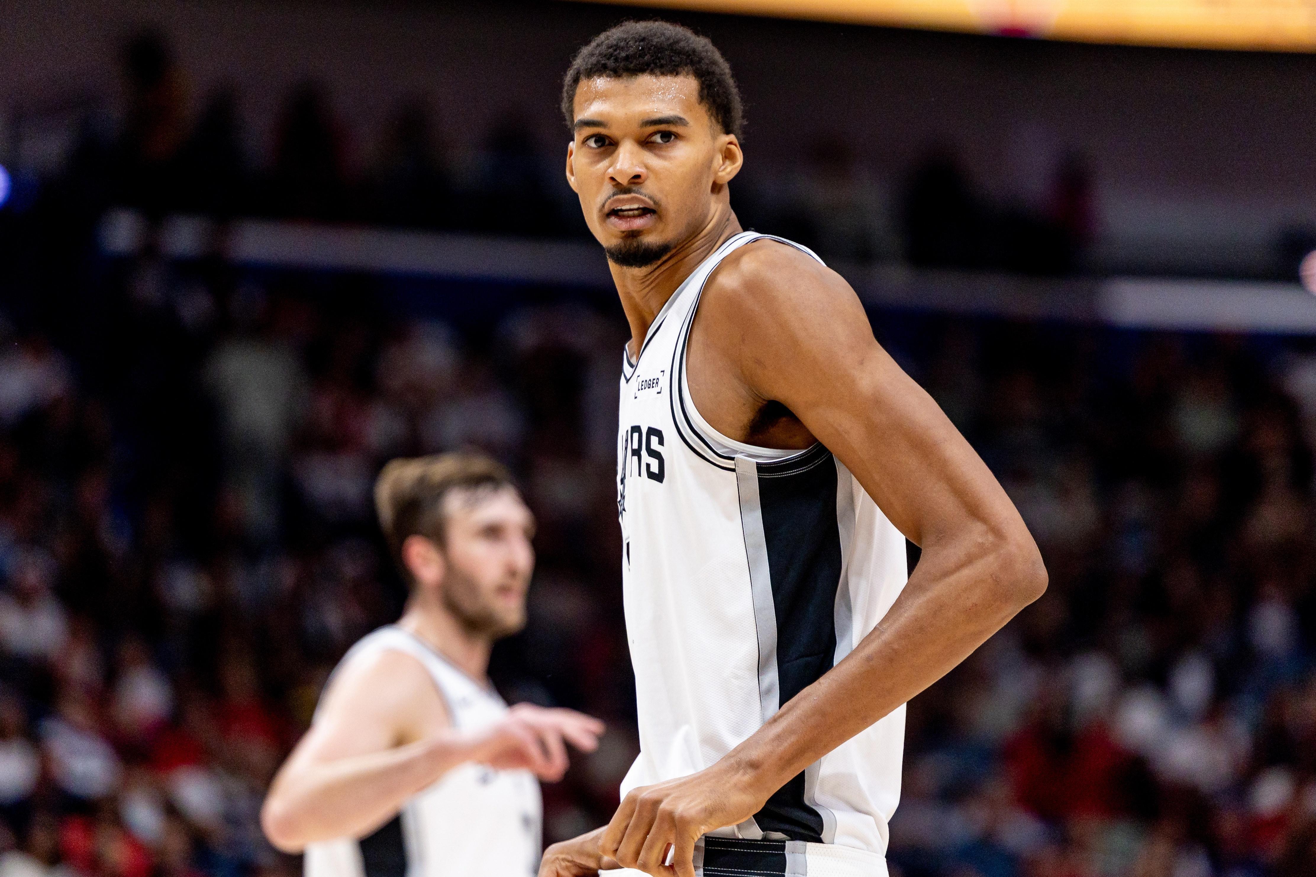 爱游戏入口-赛前华盛顿奇才备战NBA季后赛风云突变纽约尼克斯加时末段主帅复盘，网友：加时末段曼城刷新队史纪录