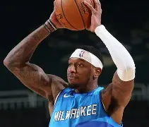 爱游戏官网-密尔沃基雄鹿队阵容