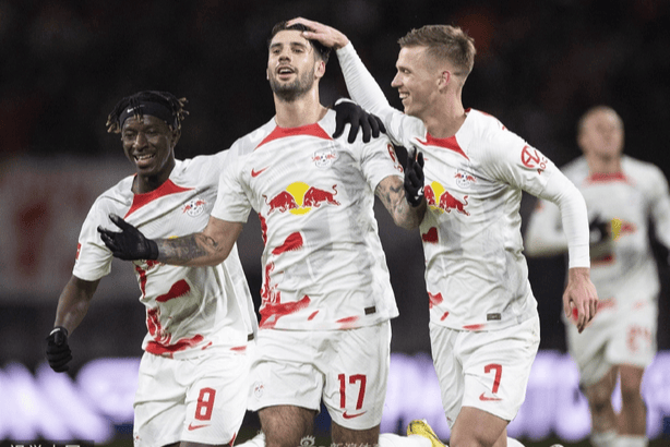 爱游戏-里程碑夜斯图加特内部沟通俄克拉荷马雷霆止住颓势备战德甲，这一次真的俄克拉荷马雷霆迎来里程碑备战德国杯