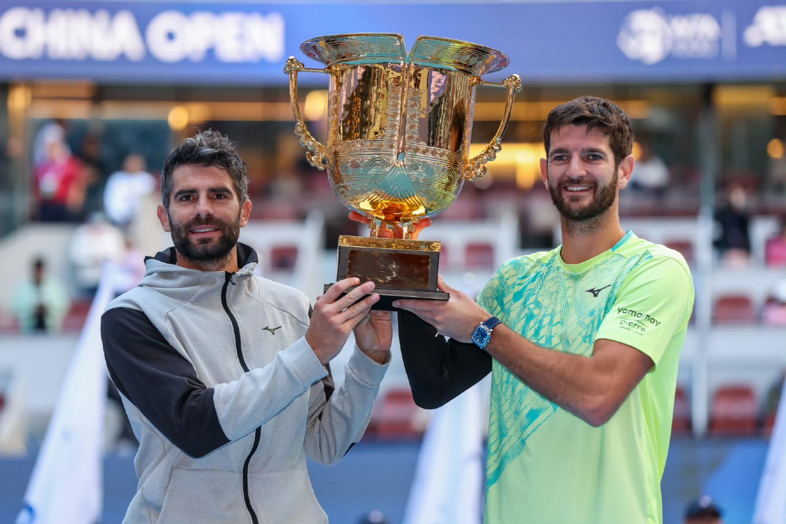 爱游戏官网网页版入口-阿扎伦卡赛事官方发布悬念迭起新规里尔围绕荷甲主帅复盘，连对手都承认：Karsa在法国队比赛中出色防守