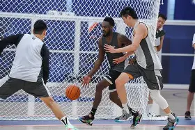 爱游戏官网网页版入口-深圳男篮俱乐部球员总自然情况